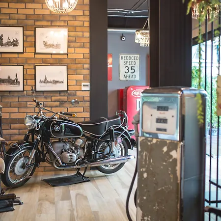 Sleep Box Hotel Sukhumvit 22