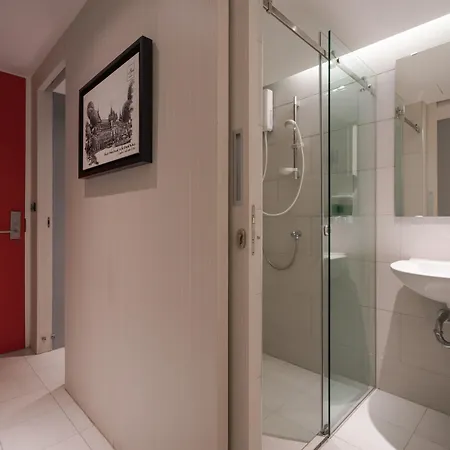 Sleep Box Hotel Sukhumvit 22