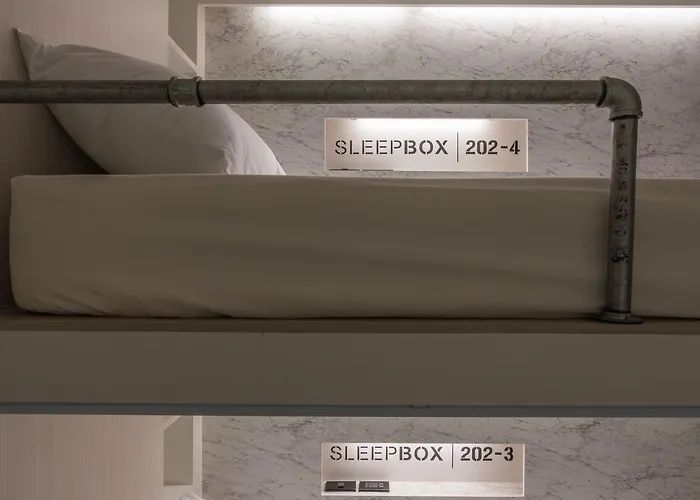 Sleep Box Hotel Sukhumvit 22 Hotel