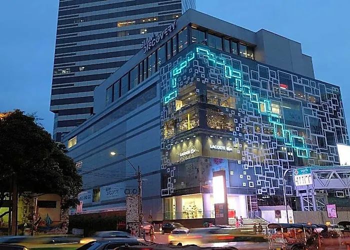 Sleep Box Sukhumvit 22 מלון
