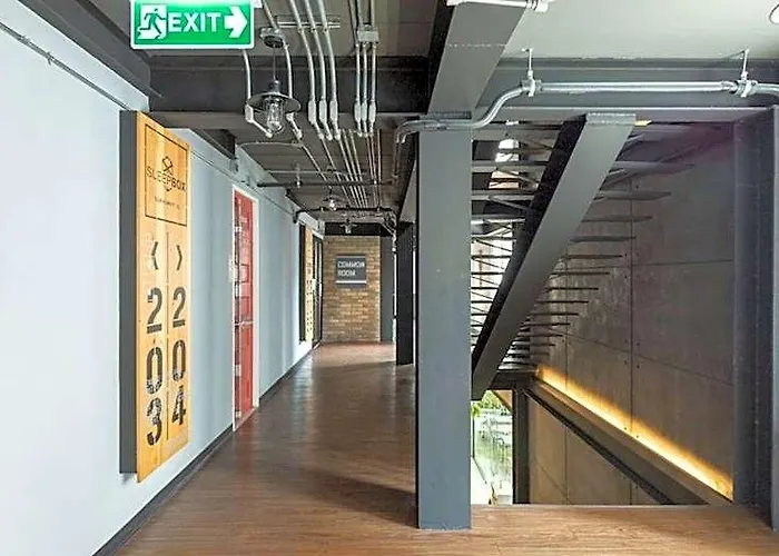 Sleep Box Sukhumvit 22 מלון 3*